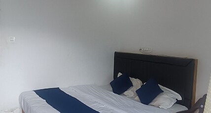 Top in Town Home Stay Room Type - Luxury Room