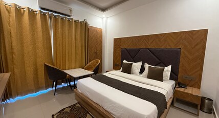 Hotel Mahadev Restaurant & Cafe Room Type - Deluxe Double or Twin