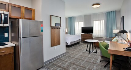Staybridge Suites AMES, an IHG hotel Room Type - 1 King Studio Suite