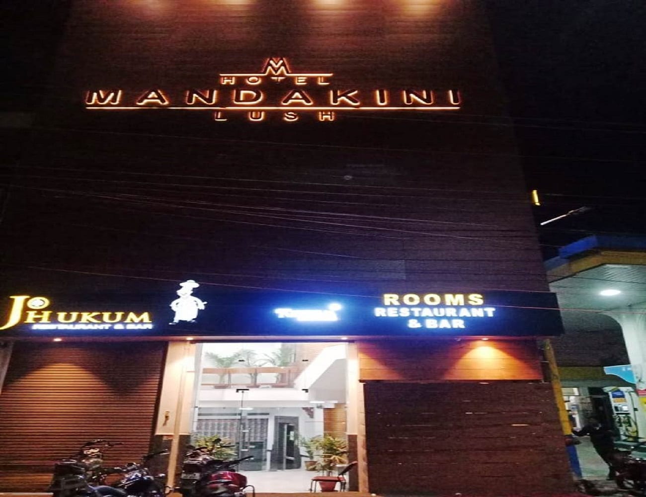 Hotel Mandakini Lush - Tap to explore photos