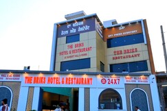 The Briks Hotel & Restaurant
