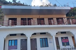 Hotel Deep Kishan by StayApart