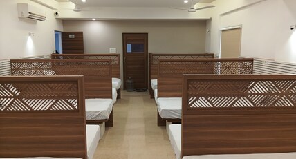 Hotel Veesons Executive Room Type - Single Bed In Male Dormitory