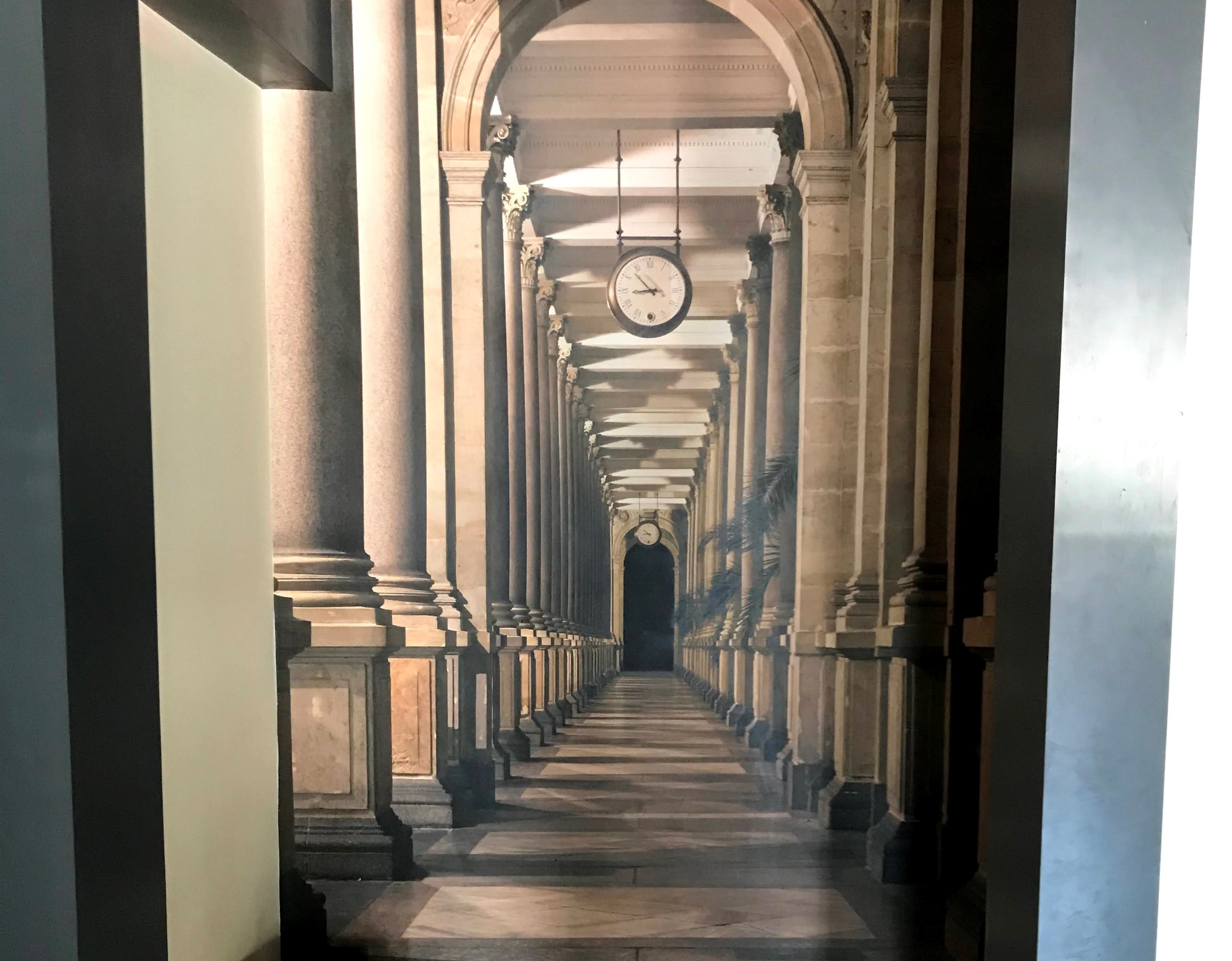 Hotel Amigo - Tap to explore photos