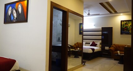 Hotel Razia Inn Room Type - Executive Room with Smart LED TV