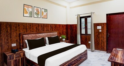 OYO Collection O Govind Vihar Matiyari Formerly Saffron Room Type - Super Deluxe Room