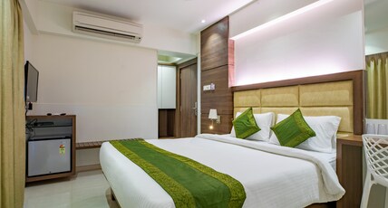 Hotel Laxvas Room Type - Premium Room( Queen Size Bed)
