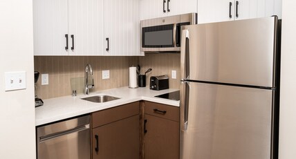 Staybridge Suites TEMECULA - WINE COUNTRY, an IHG hotel Room Type - 1 King 2 Queen 2 Bdrm Suite Comm Access