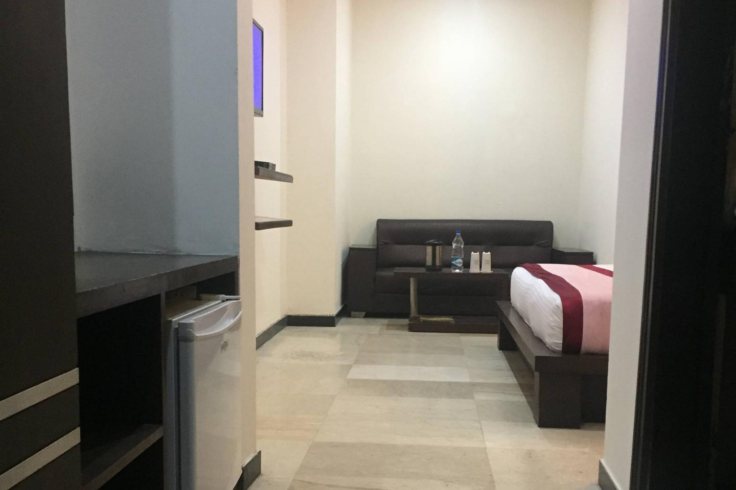 Hotel Sunway Inn - Tap to explore photos