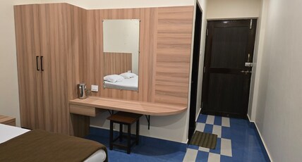 SRI RAMAKRISHNA HOTEL Room Type - Delux Room (AC)