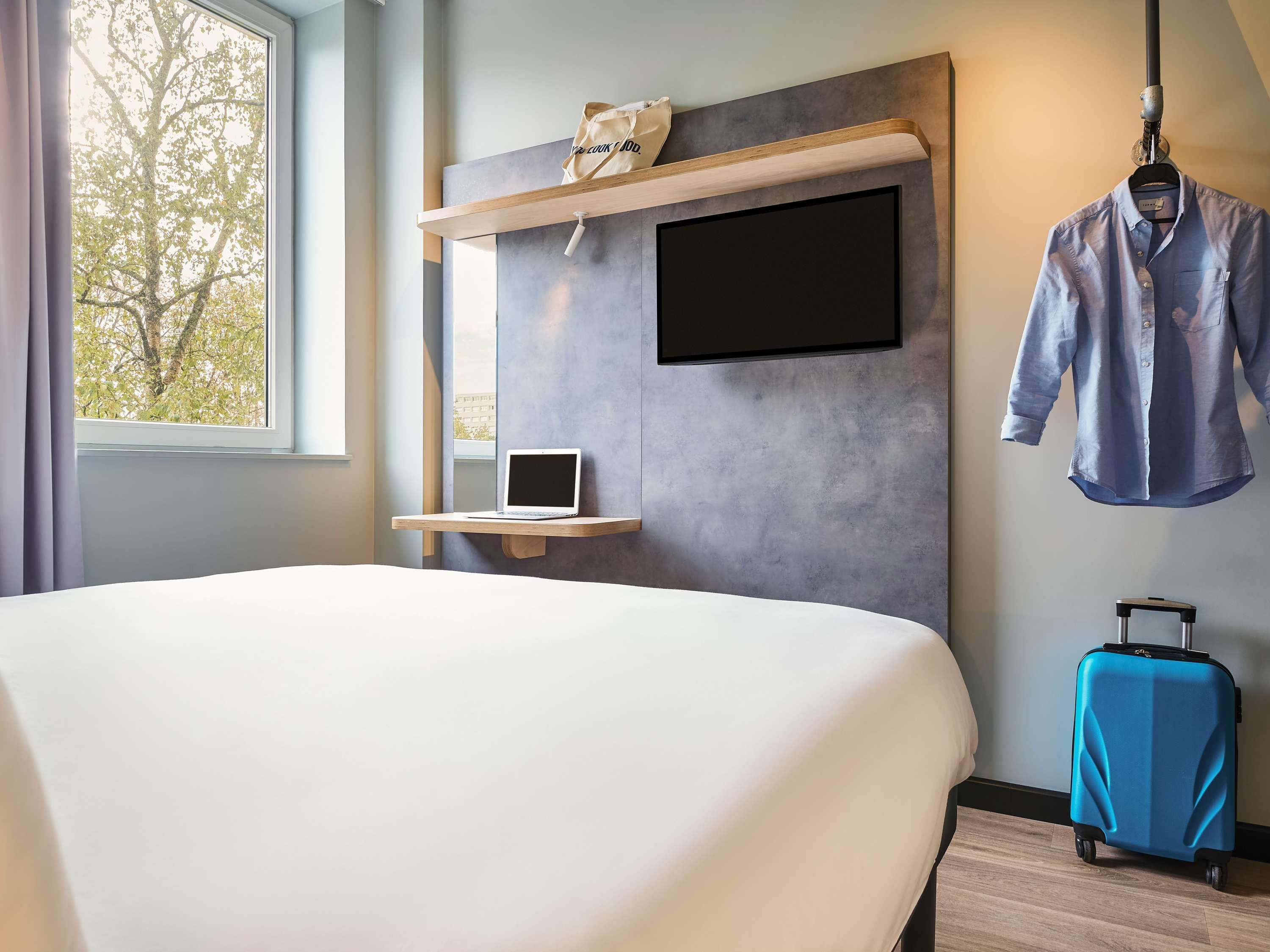 ibis budget Rennes Cesson - Tap to explore photos
