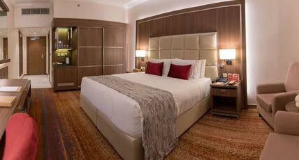 Ramada by Wyndham Continental Jeddah Room Type - 1 King Bed Superior Room