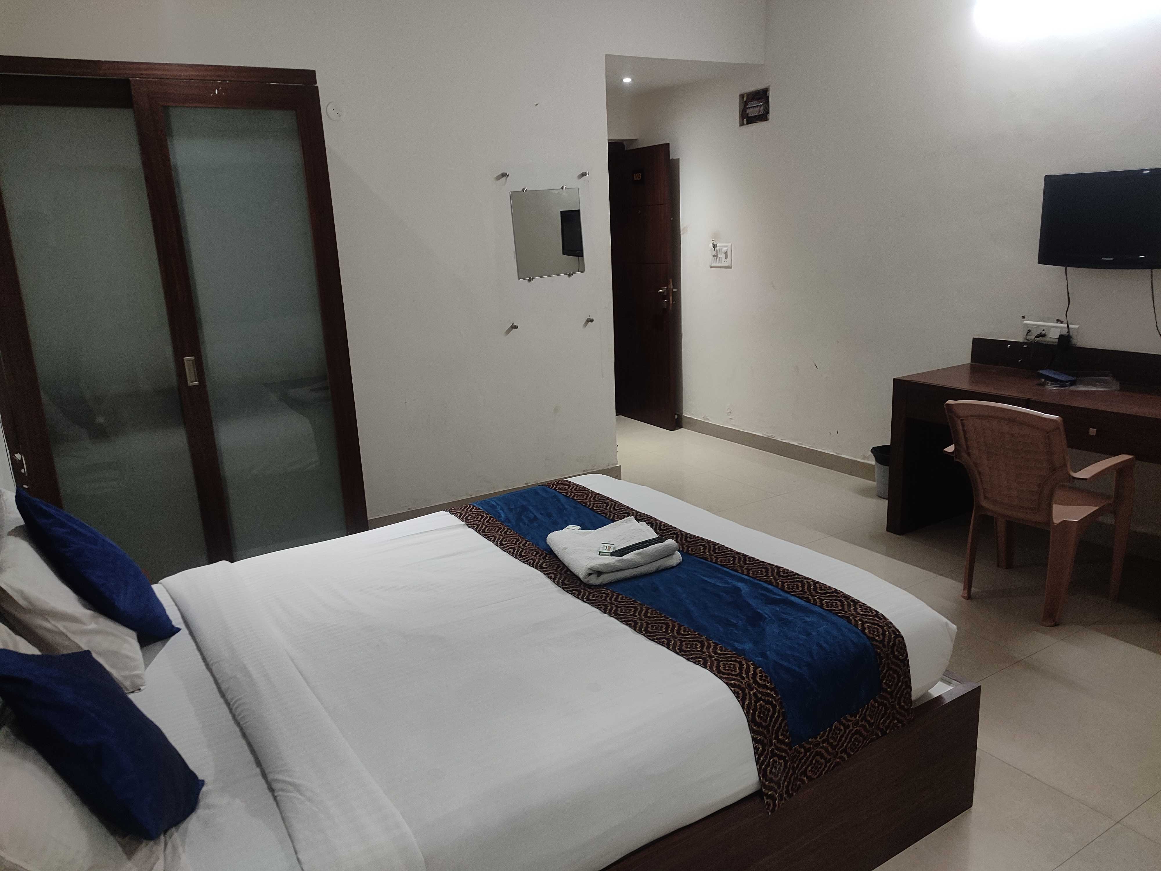 Hotel O Ss Suites - Tap to explore photos