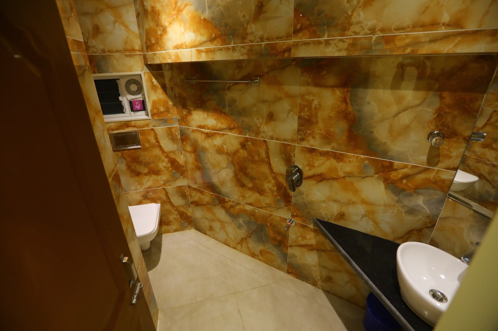 Hotel Sai Siddhi Inn - Navi Mumbai - Tap to explore photos