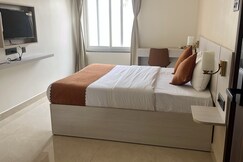 Ustay Hotels Madhapur