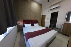 Hotel Dev Shree Palace ( Mahamrityunjay Dwar )