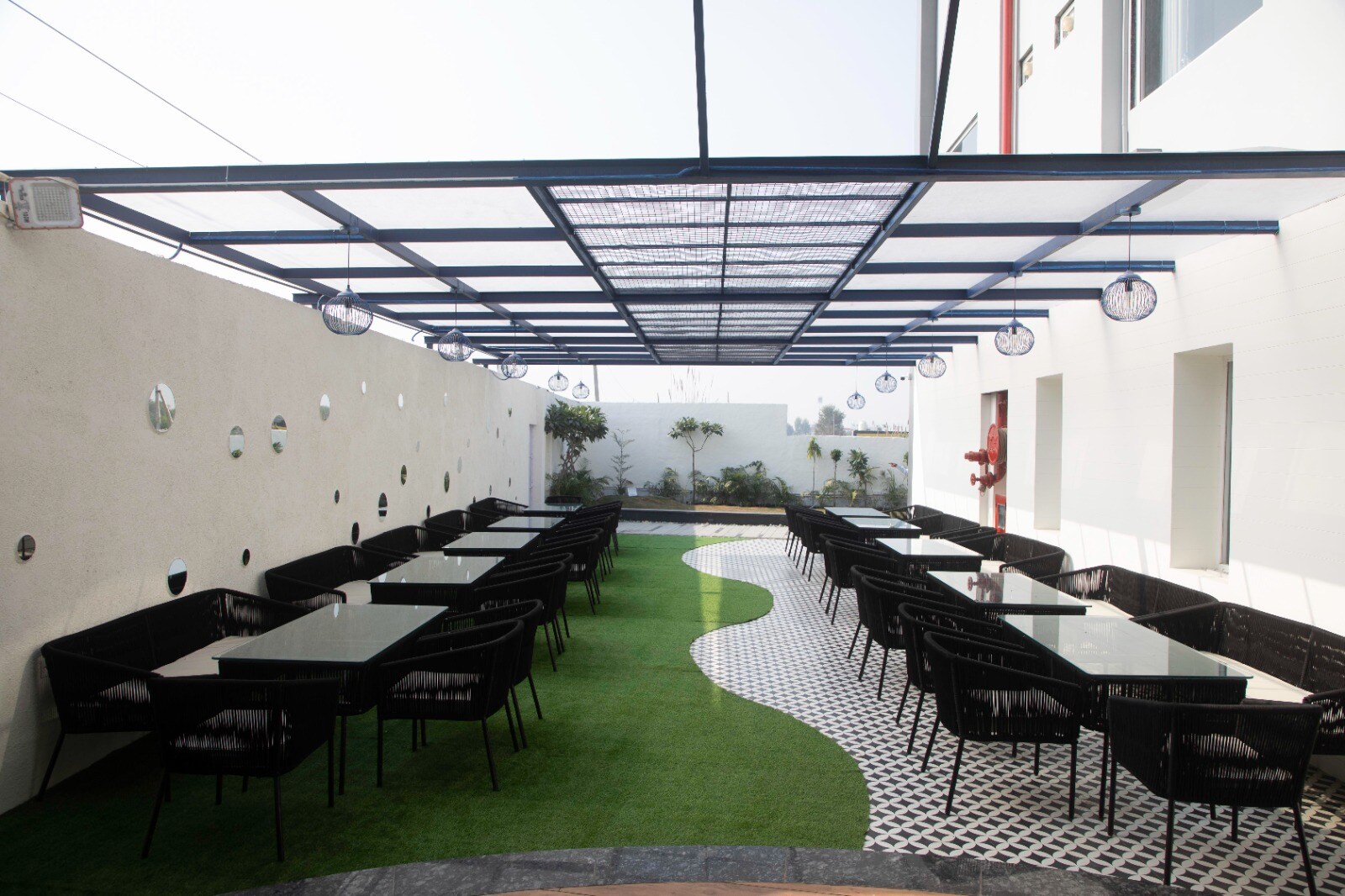 Muscurry - Tap to explore photos