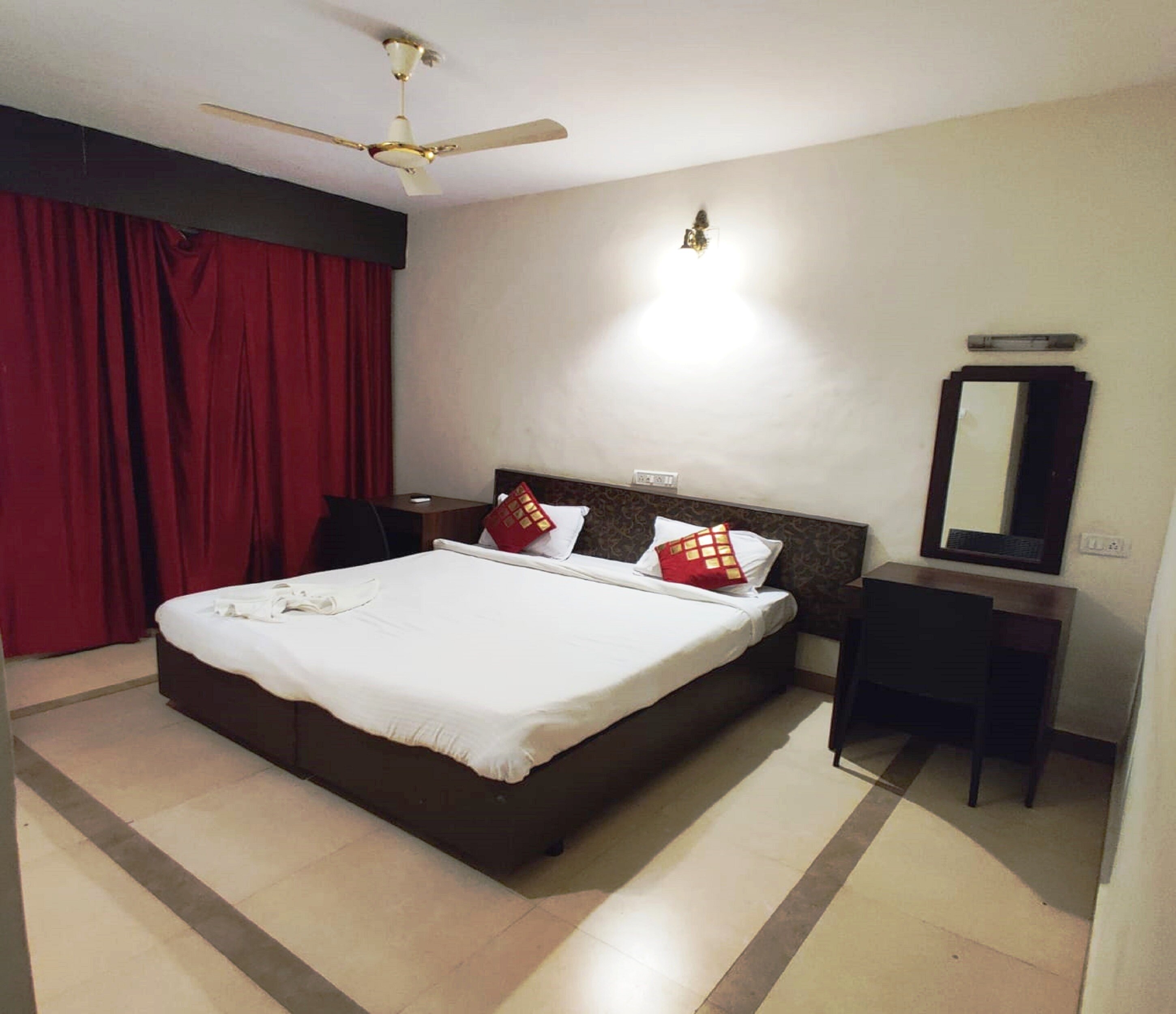 Hotel Colva Plaza - Tap to explore photos