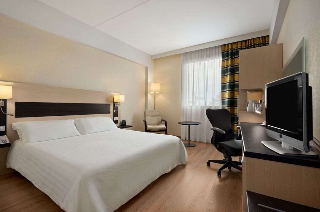 Hilton Garden Inn Rome Airport - Tap to explore photos