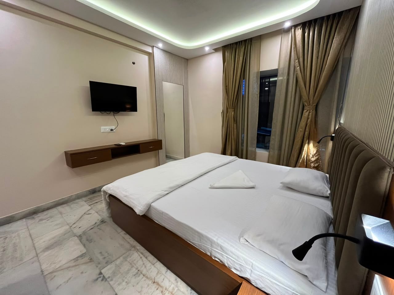 Hotel Akashdeep - Tap to explore photos