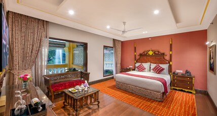 Mayfair Lagoon Room Type - Deluxe Suite with Bathtub and Balcony