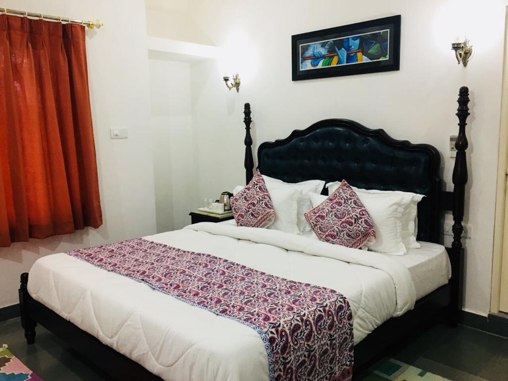 Shree Niwas Homestay - Tap to explore photos