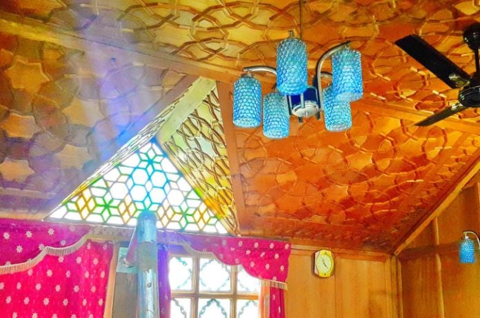 DAWN - Tap to explore photos