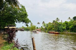 Eden Cabana Lake Front Homestay