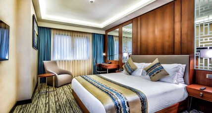 Arise Hotel Golden Horn Room Type - Standard Double or Twin Room Attrium View