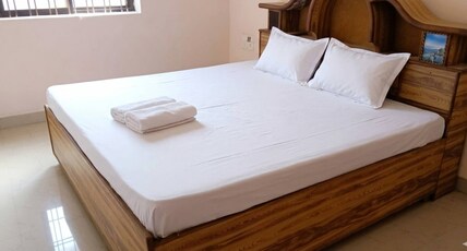 Cozy 2BHK Home Walkable to Narmada Mandir Room Type - Cozy 2BHK Home Walkable to Narmada Mandir