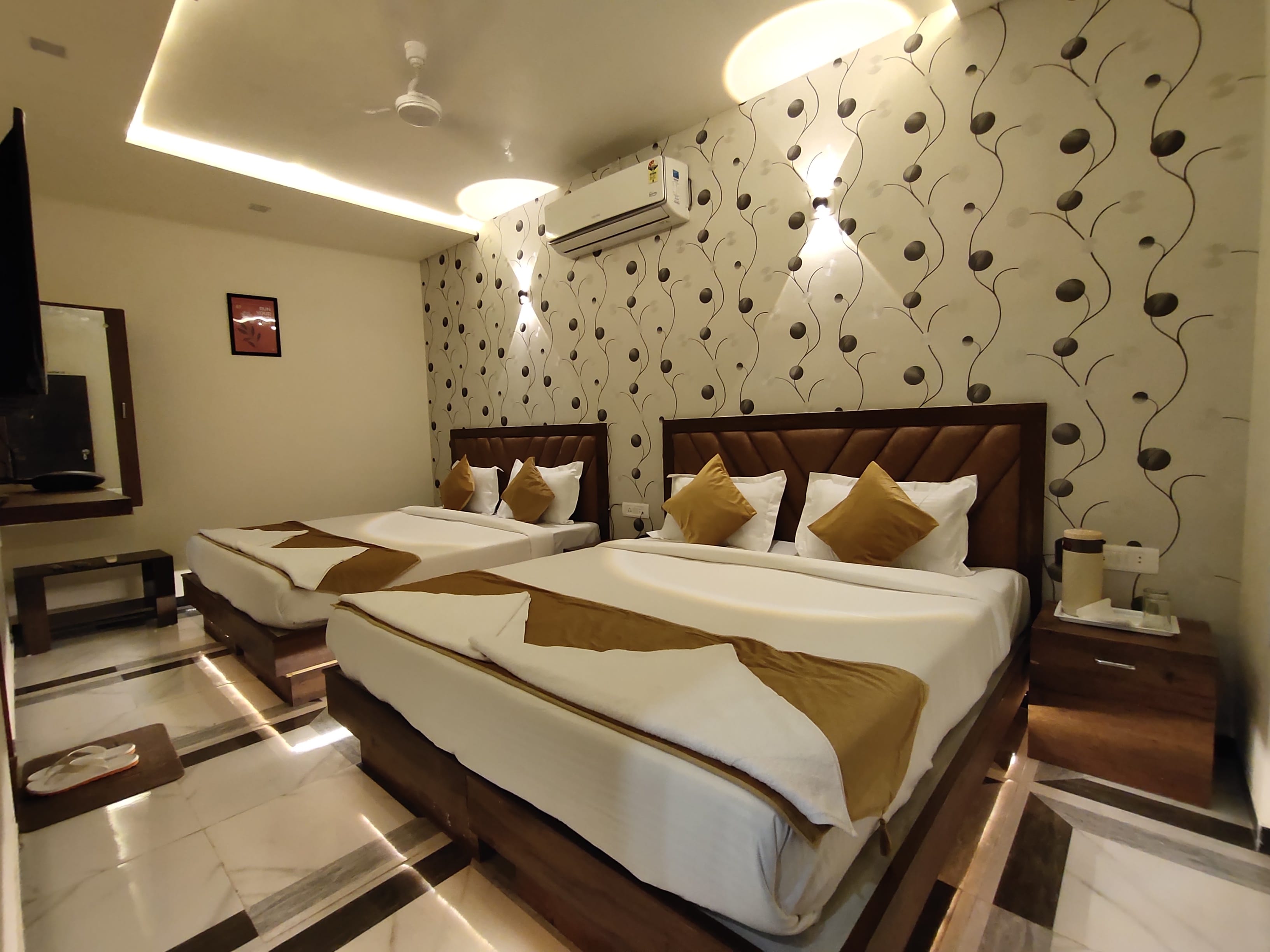 Hotel Sirohi Stay - Tap to explore photos