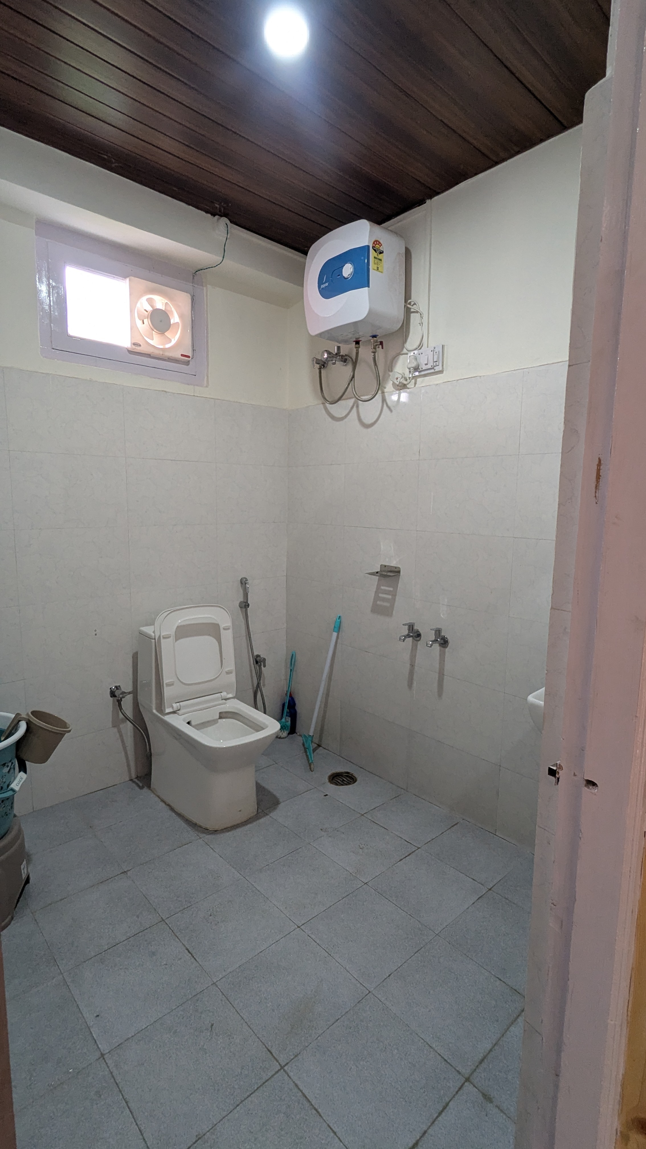 Miidway Homestay - Tap to explore photos