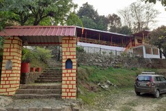 Ooncha Dana Living with Nature Home Stay & Cafe