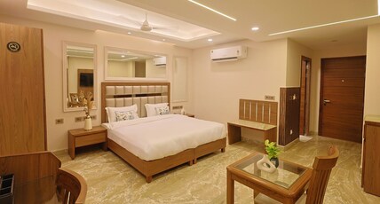 FlxHo Horizon ONE Luxury Hotel & Residences | Golf Course Rd Room Type - Business Deluxe Room
