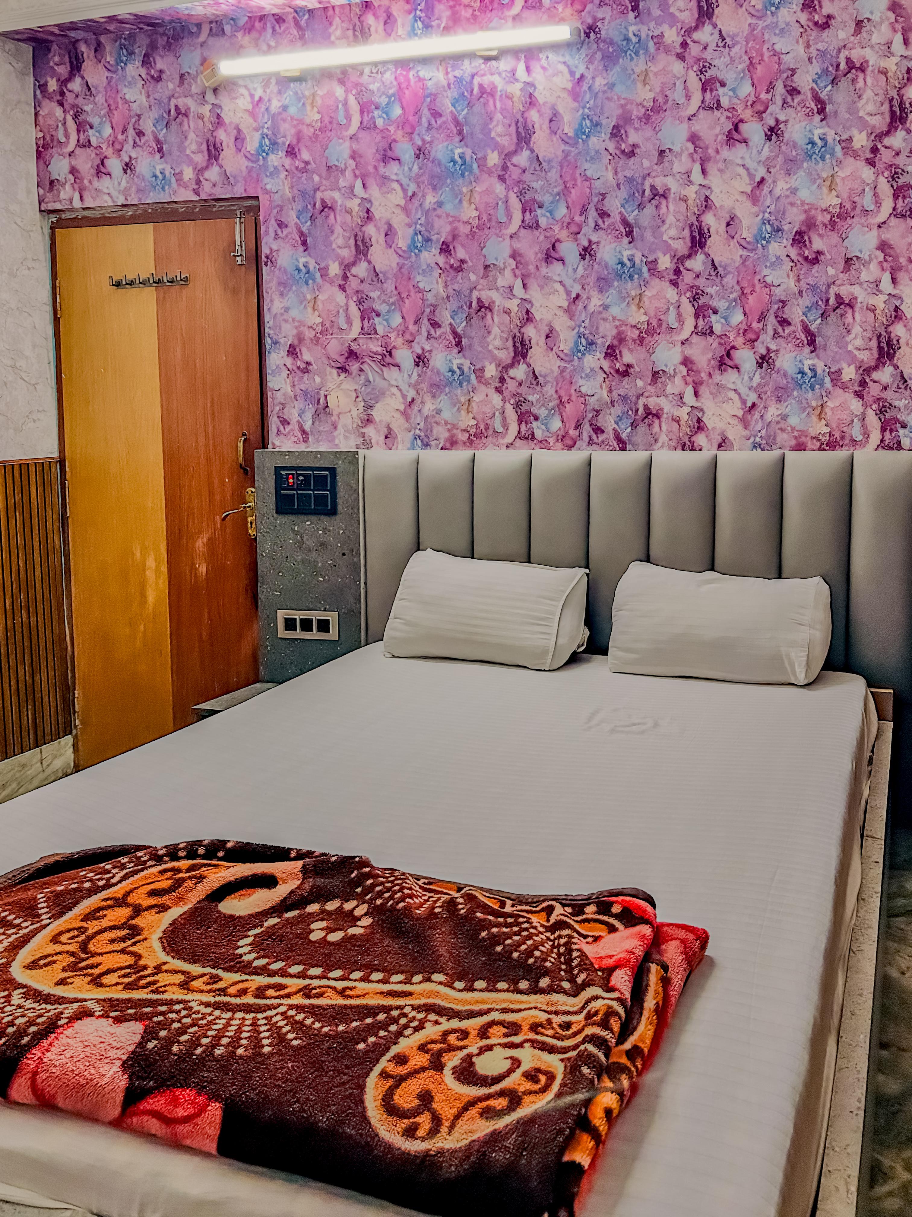 Hotel Galy International - Tap to explore photos