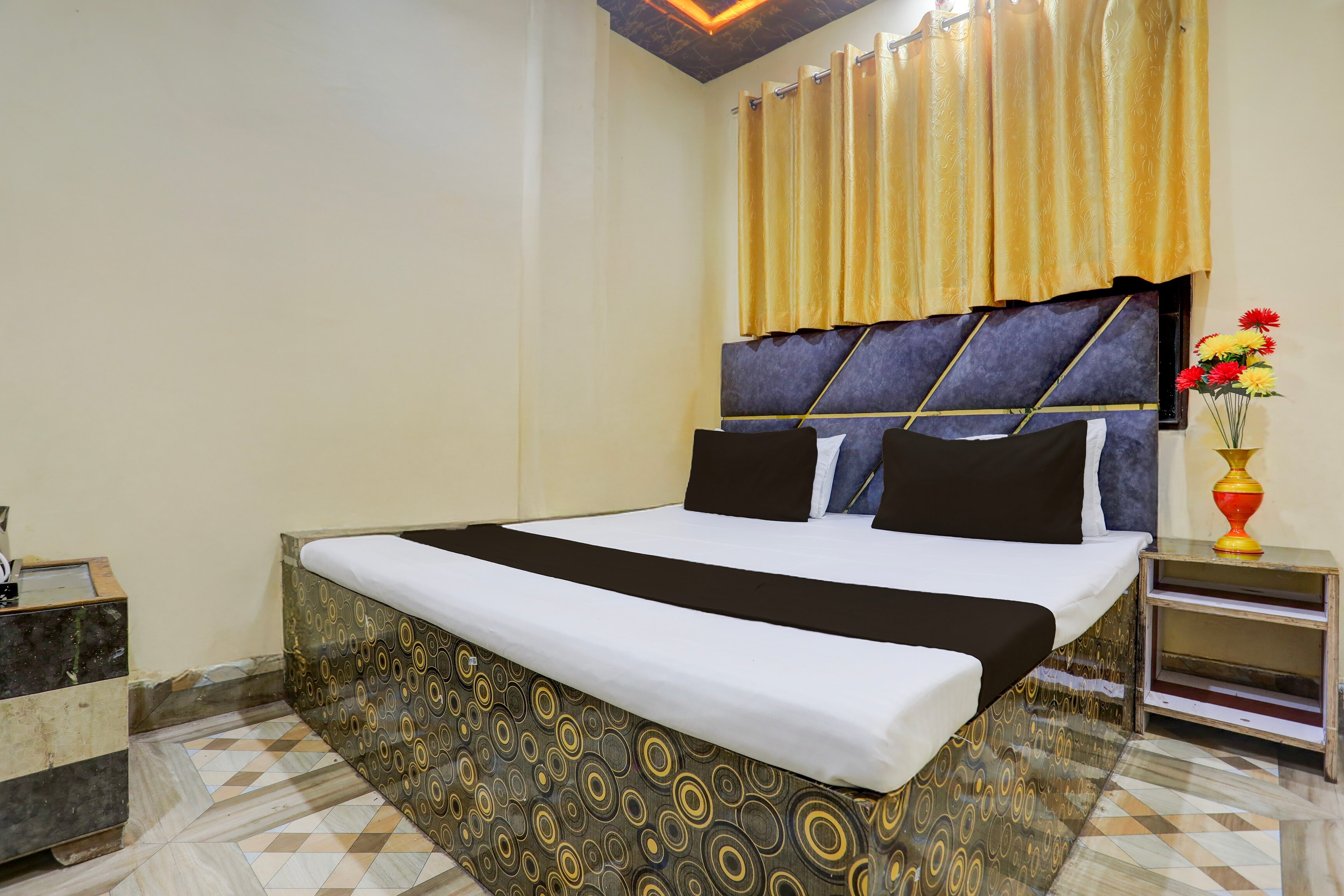 SPOT ON Welcome Guest House - Tap to explore photos