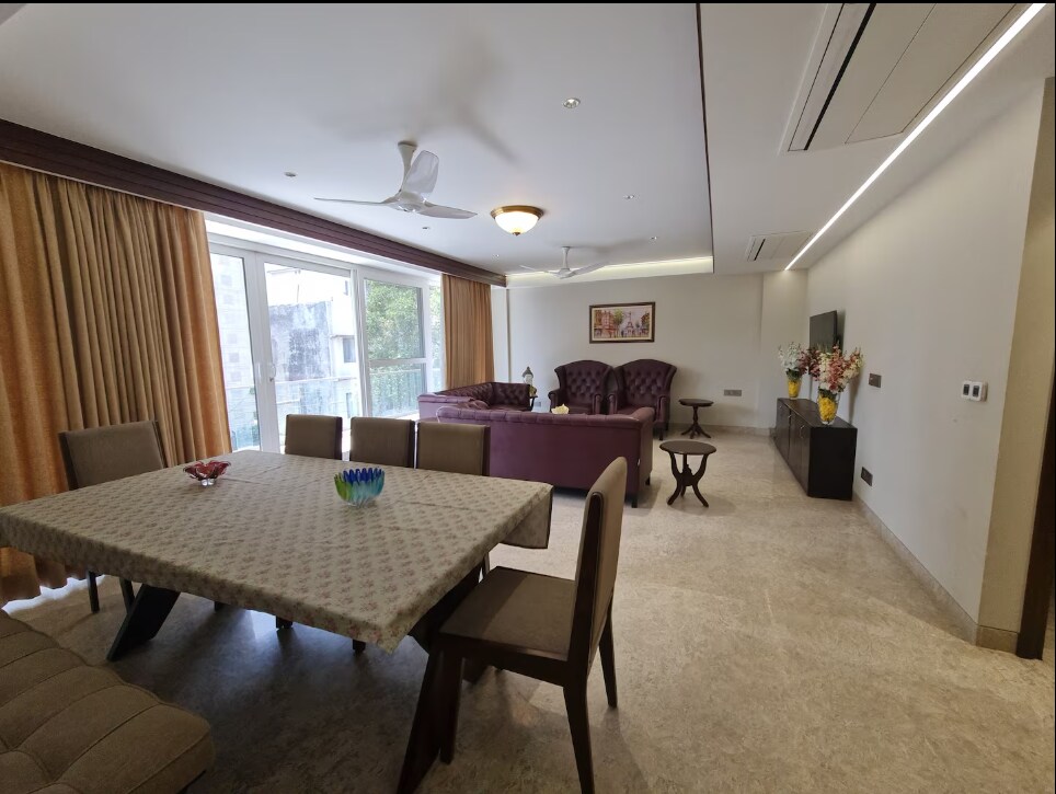MAGNIFICENT-4 BHK-DEFENCE COLONY-5 MIN WALK METRO | Entire - Tap to explore photos