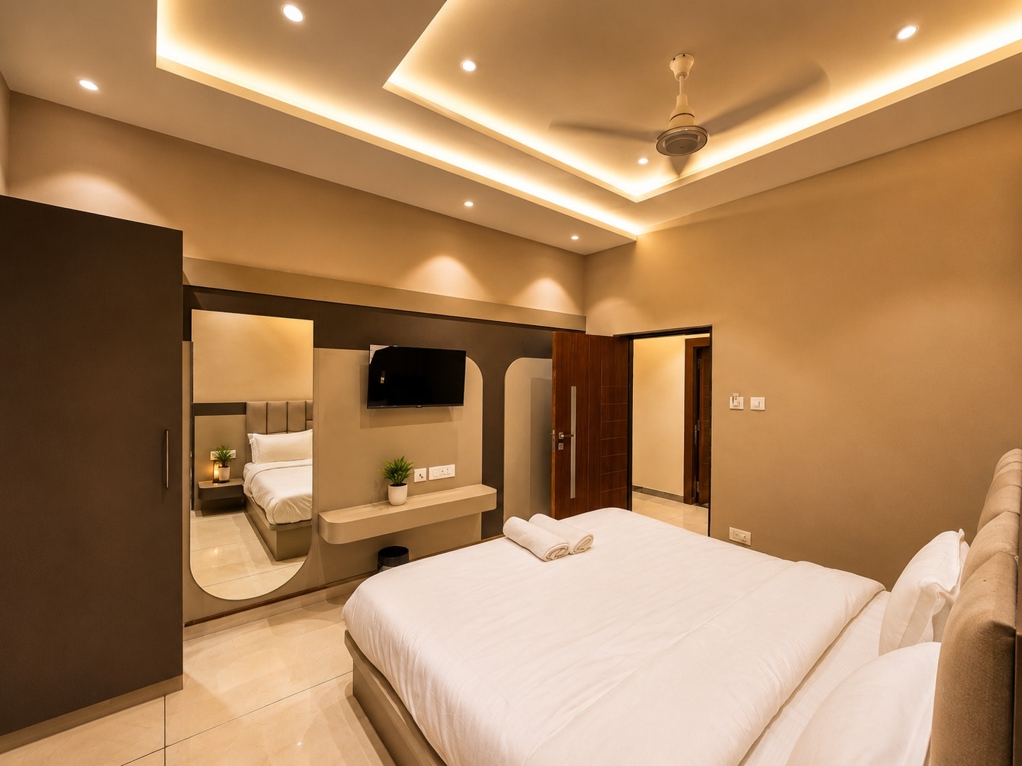 Hotel Geetanjali - Tap to explore photos