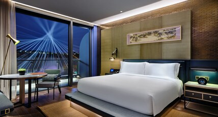 InterContinental Shanghai Wonderland Room Type - 1 King Premium Club Lounge Access