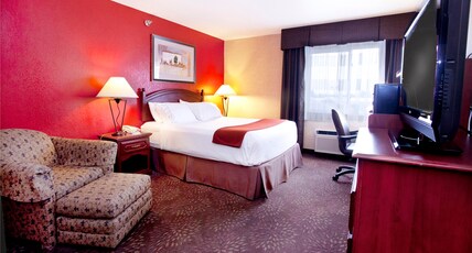 Holiday Inn Express JAMESTOWN Room Type - 1 Queen Standard Comm Mobil Access Tub
