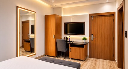 Dee Park View Room Type - Newly Renovated Deluxe Room Dee Park View Room Type - Newly Renovated Deluxe Room