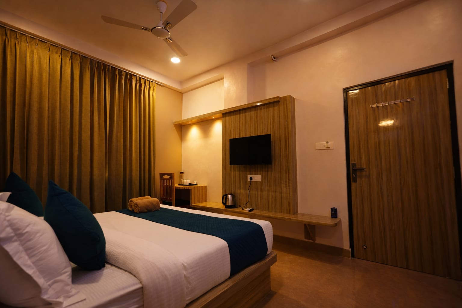Hotel Venus Inn Sajjangarh - Tap to explore photos