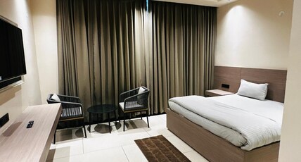 Hotel Virasat Room Type - Deluxe Room with Garden View