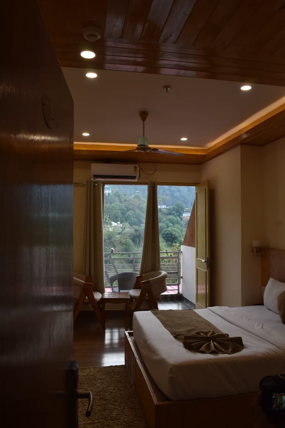 The Chail Pine Orchard Resort - Tap to explore photos