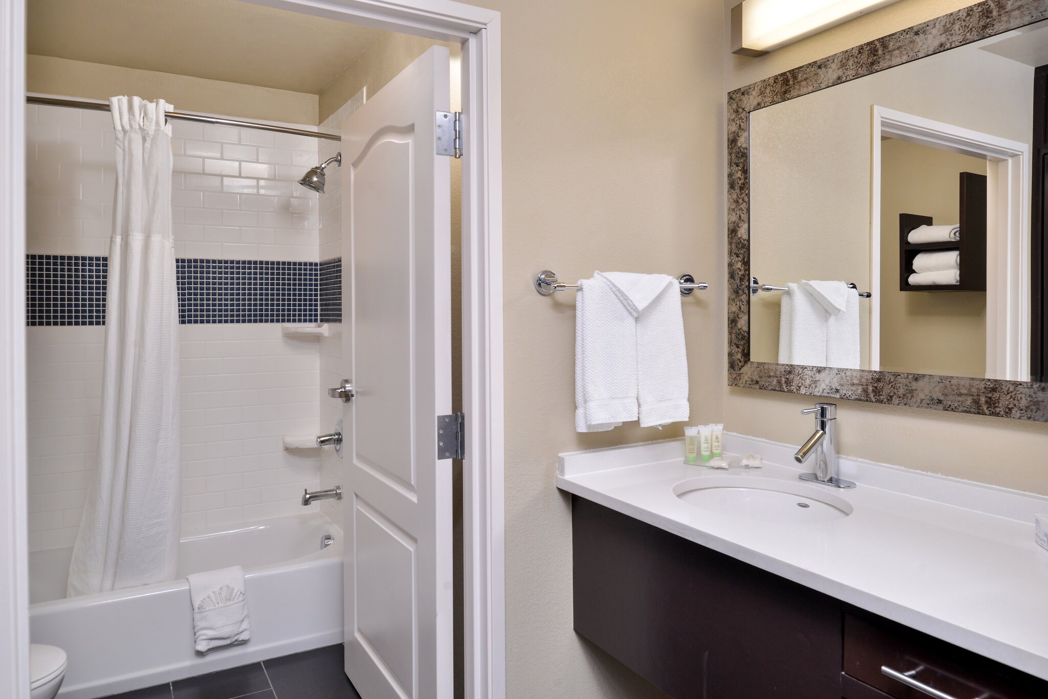 Staybridge Suites San Antonio-Stone Oak - Tap to explore photos