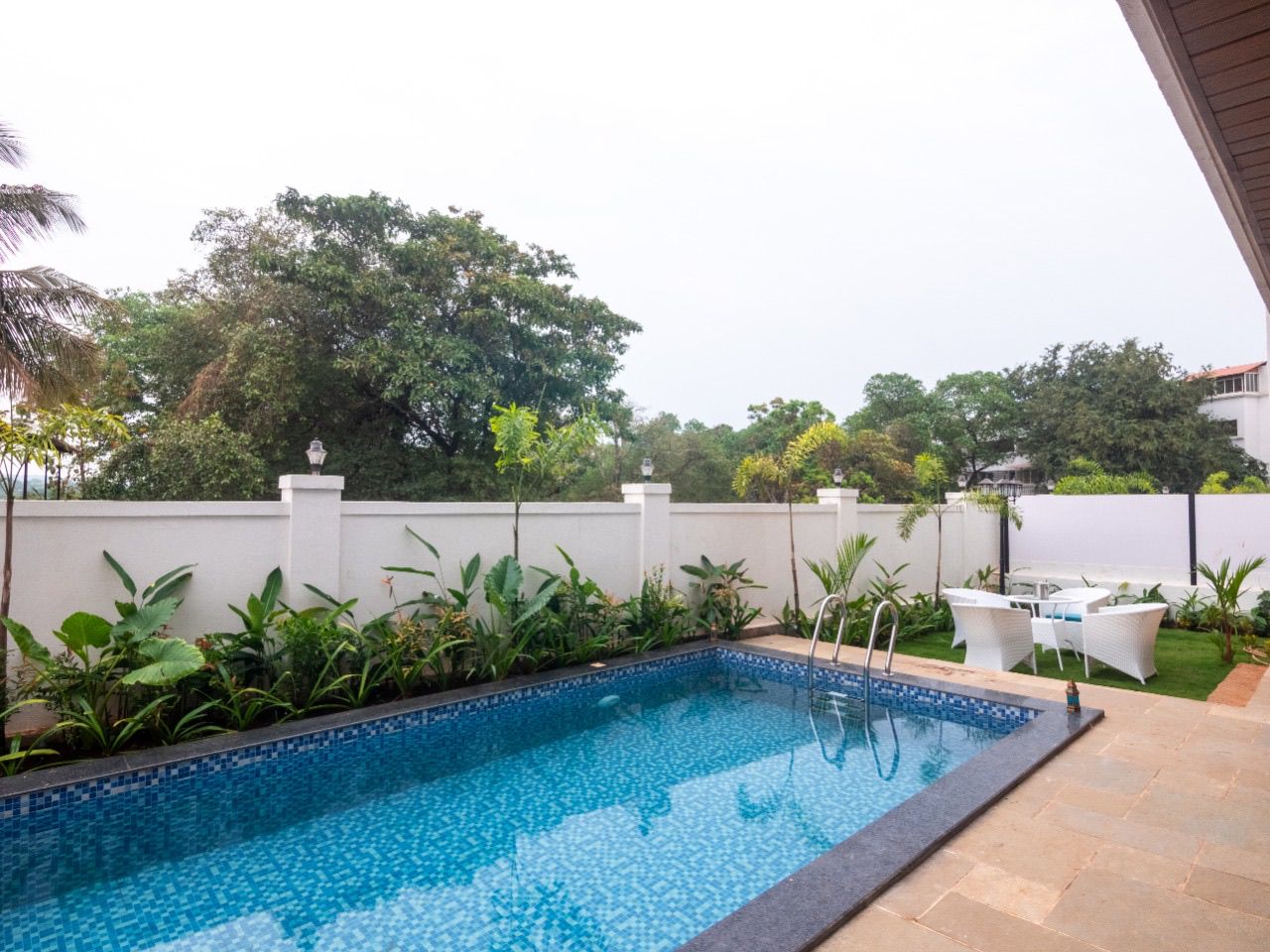 Jade 4BHK Private Pool Duplex by Incred Stays - Tap to explore photos