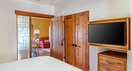 Hilton Grand Vacations Club Palm Desert Room Type - 1 BEDROOM TERRACE KING BED