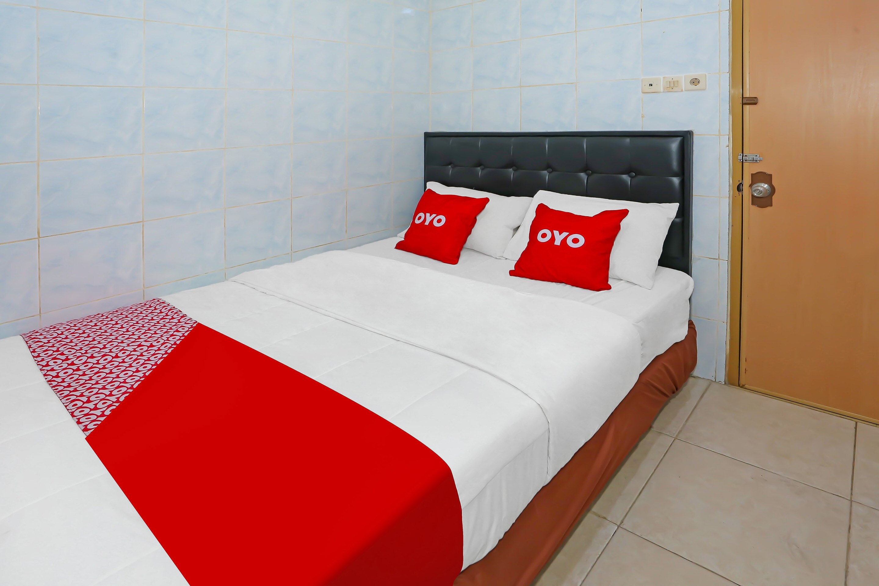 Hotel O Bintaro - Tap to explore photos