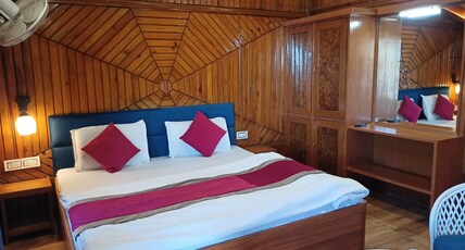 Hotel Hill View(walkable distance from Mall Road) Room Type - Double Bed (Lake View)