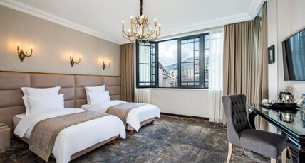 Hotel Ambassadori ,Near Meidan Bazaar Room Type - Premier king